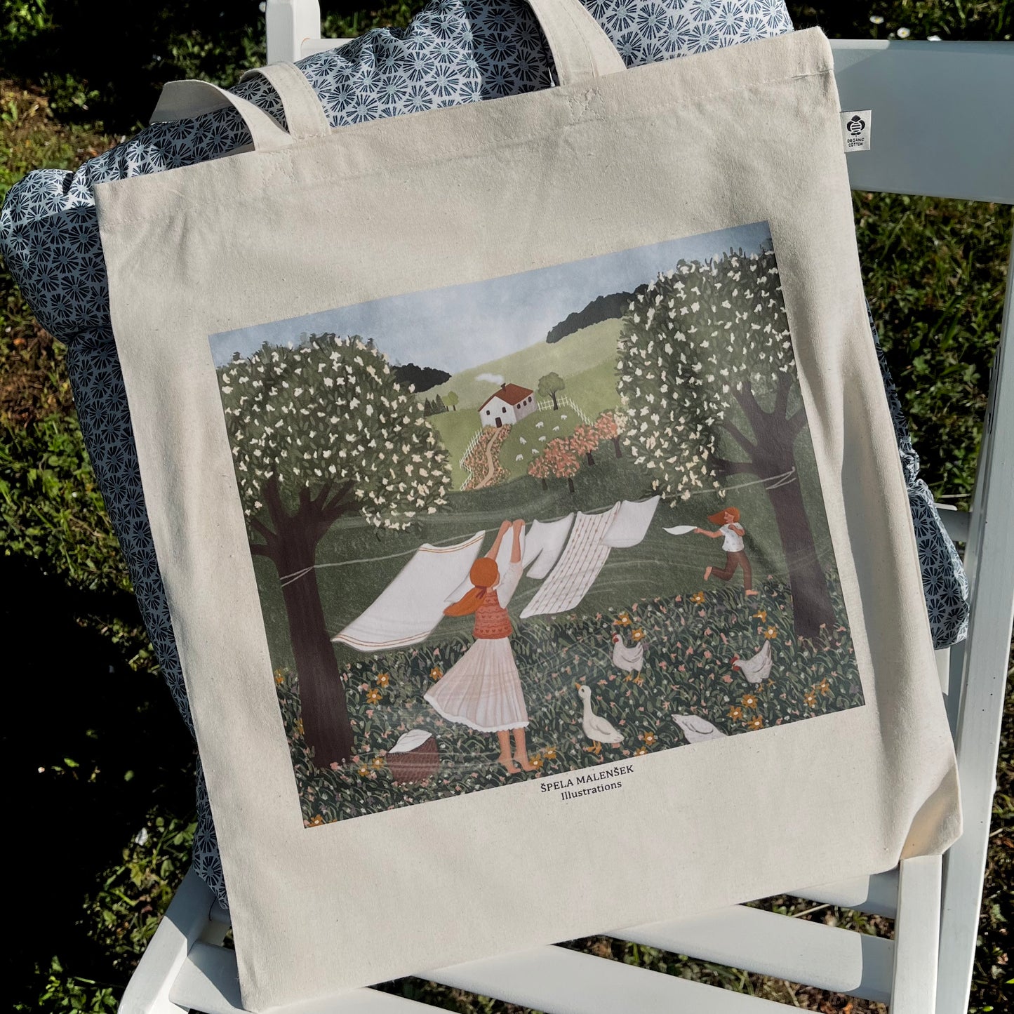 Tote bag, Wind